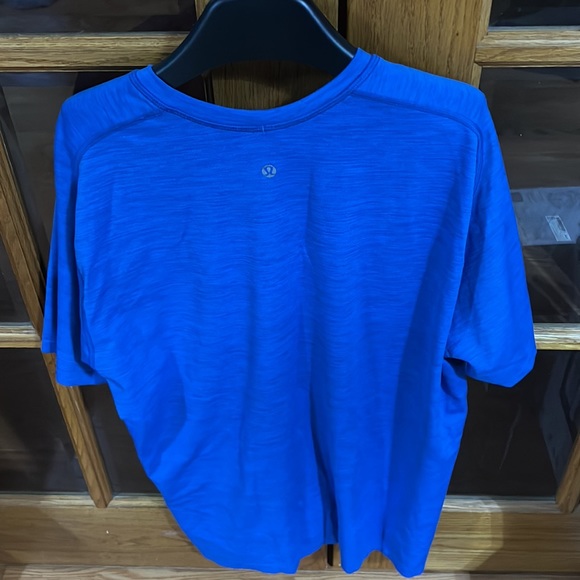 Pre-Owned Men’s short sleeve shirt size XL not 100%, tag size is missing. - Picture 2 of 3